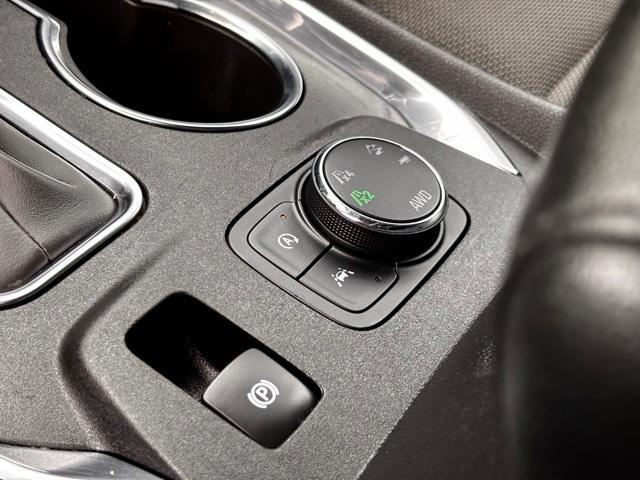 used 2022 Chevrolet Traverse car, priced at $27,999