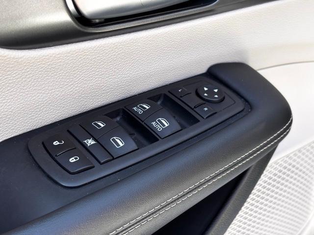 used 2024 Chrysler Pacifica car, priced at $31,597