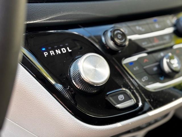 used 2024 Chrysler Pacifica car, priced at $31,597