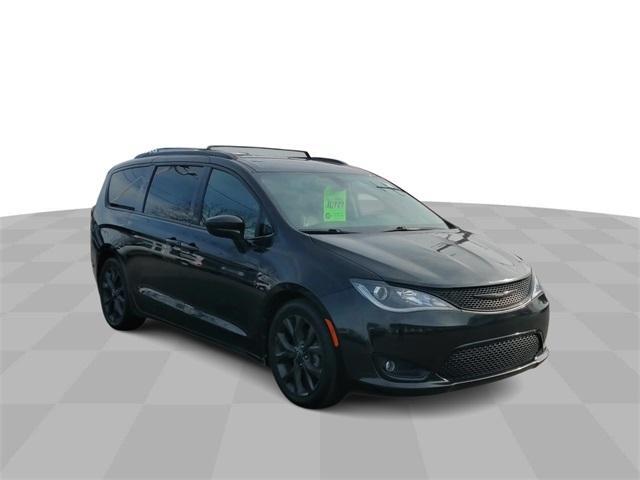 used 2018 Chrysler Pacifica car, priced at $15,879