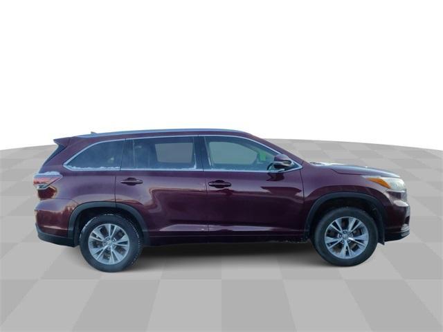 used 2015 Toyota Highlander car, priced at $14,599