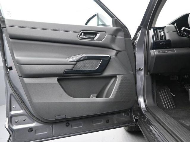 new 2025 Nissan Pathfinder car, priced at $38,890