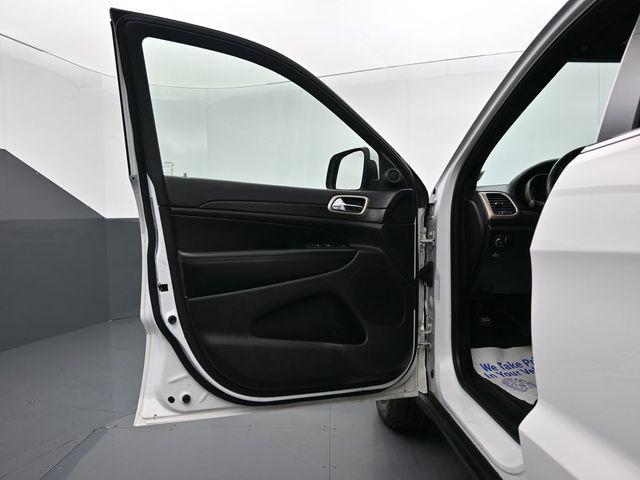 used 2017 Jeep Grand Cherokee car, priced at $12,399