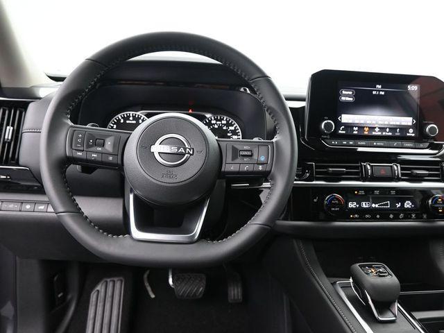 new 2025 Nissan Pathfinder car, priced at $40,925