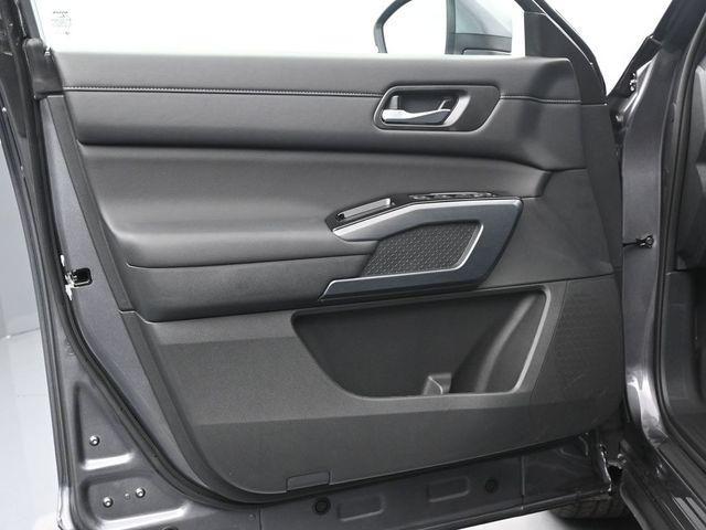 new 2025 Nissan Pathfinder car, priced at $42,425