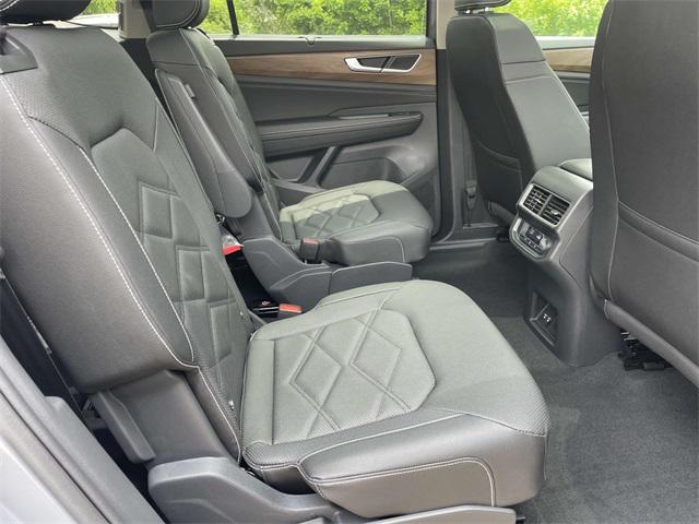 new 2025 Volkswagen Atlas car, priced at $42,096