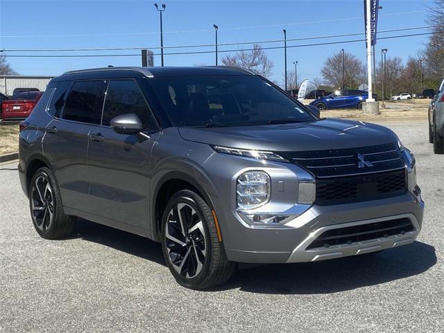 used 2024 Mitsubishi Outlander car, priced at $30,998