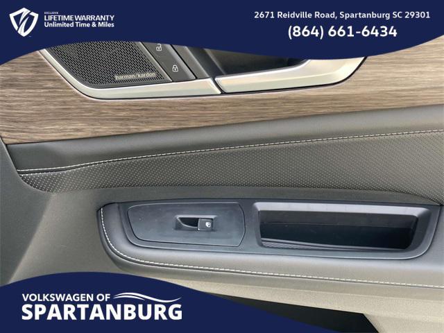 new 2025 Volkswagen Atlas car, priced at $52,901