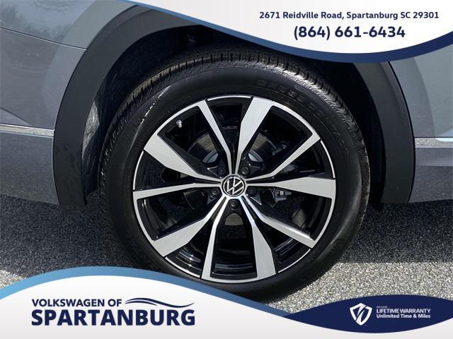 new 2025 Volkswagen Atlas car, priced at $52,105