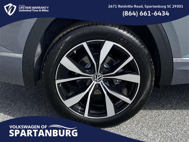 new 2025 Volkswagen Atlas car, priced at $52,901