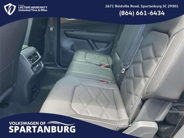 new 2025 Volkswagen Atlas car, priced at $41,564