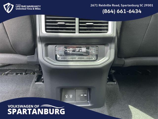 new 2025 Volkswagen Atlas car, priced at $50,016