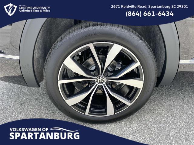 new 2025 Volkswagen Atlas car, priced at $50,016