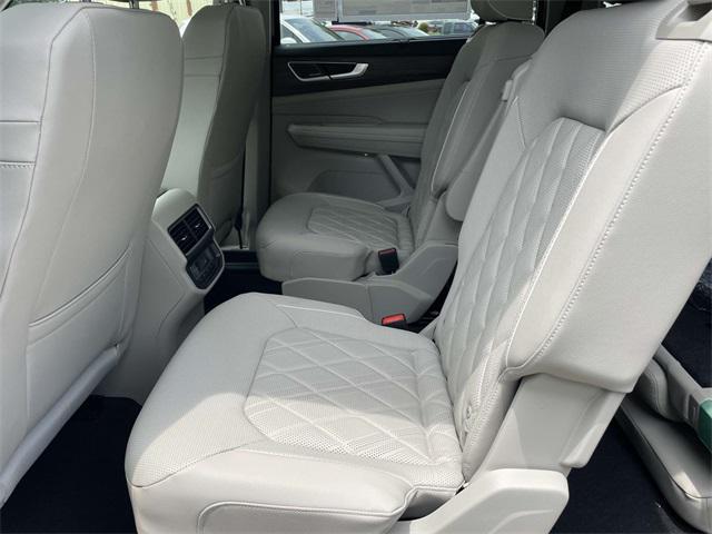 new 2025 Volkswagen Atlas car, priced at $51,266