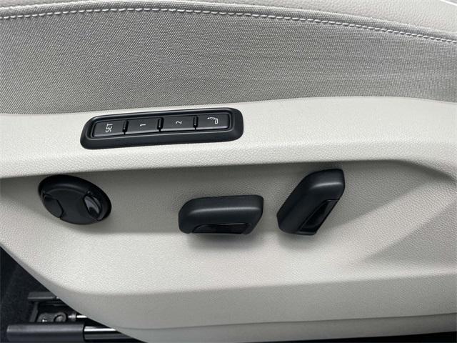 new 2025 Volkswagen Atlas car, priced at $51,266
