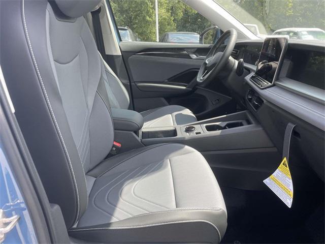 new 2025 Volkswagen Tiguan car, priced at $32,298