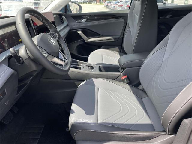 new 2025 Volkswagen Tiguan car, priced at $32,298