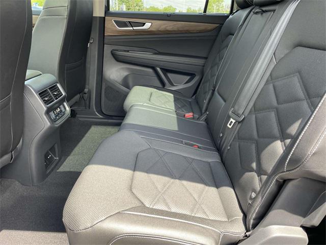 new 2025 Volkswagen Atlas car, priced at $42,516
