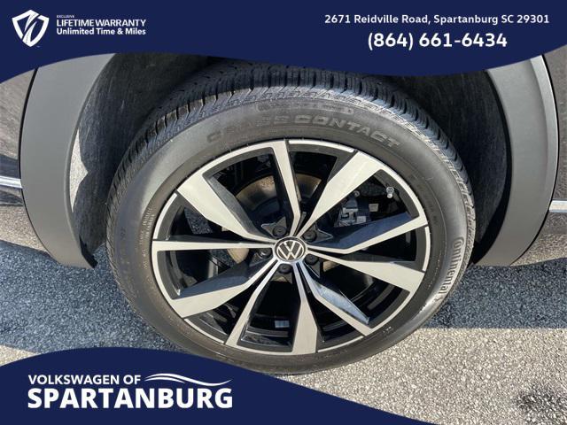 new 2025 Volkswagen Atlas car, priced at $50,016