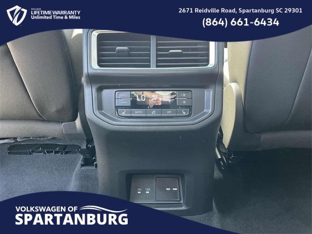 new 2025 Volkswagen Atlas car, priced at $50,016
