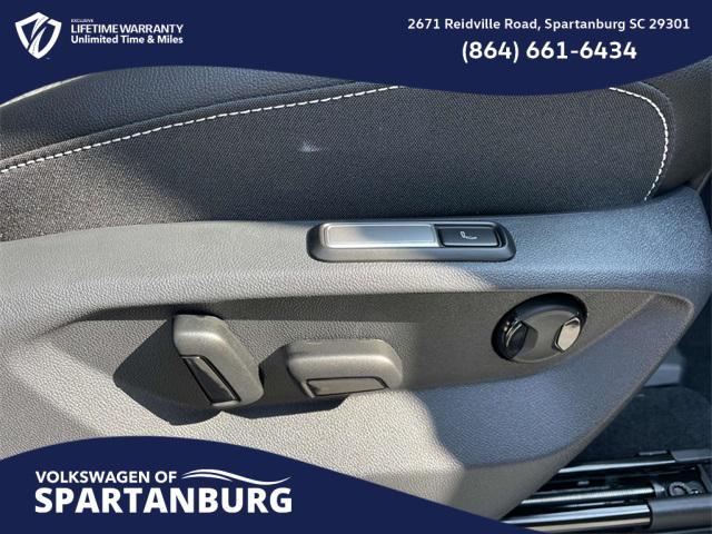 new 2025 Volkswagen Atlas car, priced at $50,016