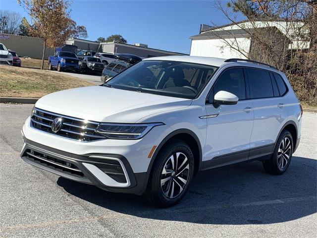 new 2024 Volkswagen Tiguan car, priced at $27,811