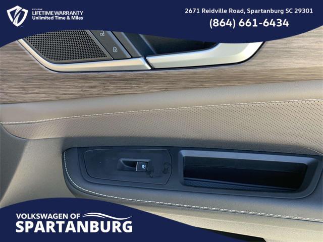 new 2025 Volkswagen Atlas car, priced at $45,855