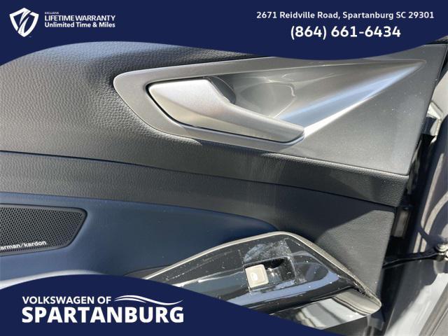 new 2025 Volkswagen ID.4 car, priced at $51,136