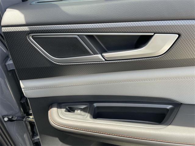 new 2025 Volkswagen Atlas car, priced at $43,619