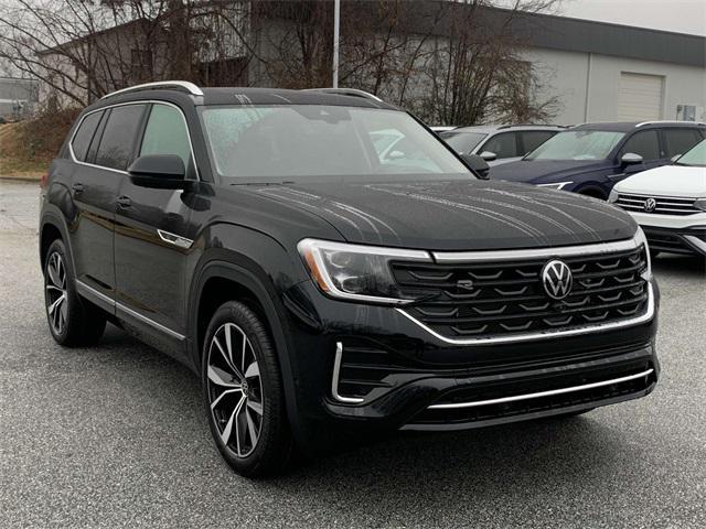 new 2025 Volkswagen Atlas car, priced at $54,196