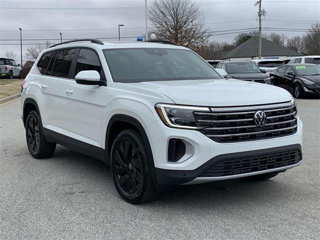 new 2025 Volkswagen Atlas car, priced at $44,631