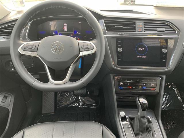 new 2024 Volkswagen Tiguan car, priced at $31,406