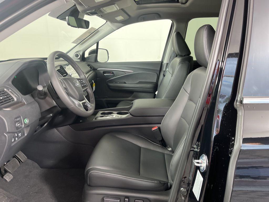 new 2025 Honda Ridgeline car, priced at $42,968