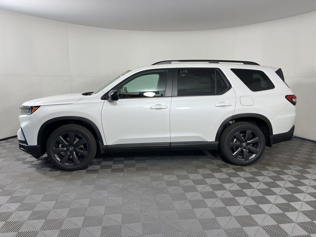 new 2025 Honda Pilot car, priced at $44,250