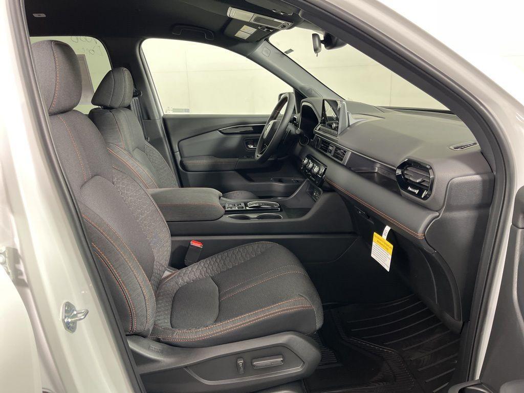 new 2025 Honda Pilot car, priced at $44,250