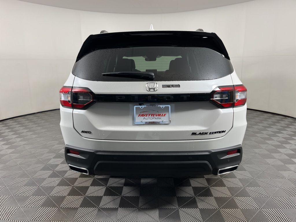 new 2025 Honda Pilot car, priced at $57,215