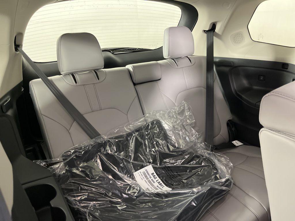 new 2025 Honda Pilot car, priced at $47,392