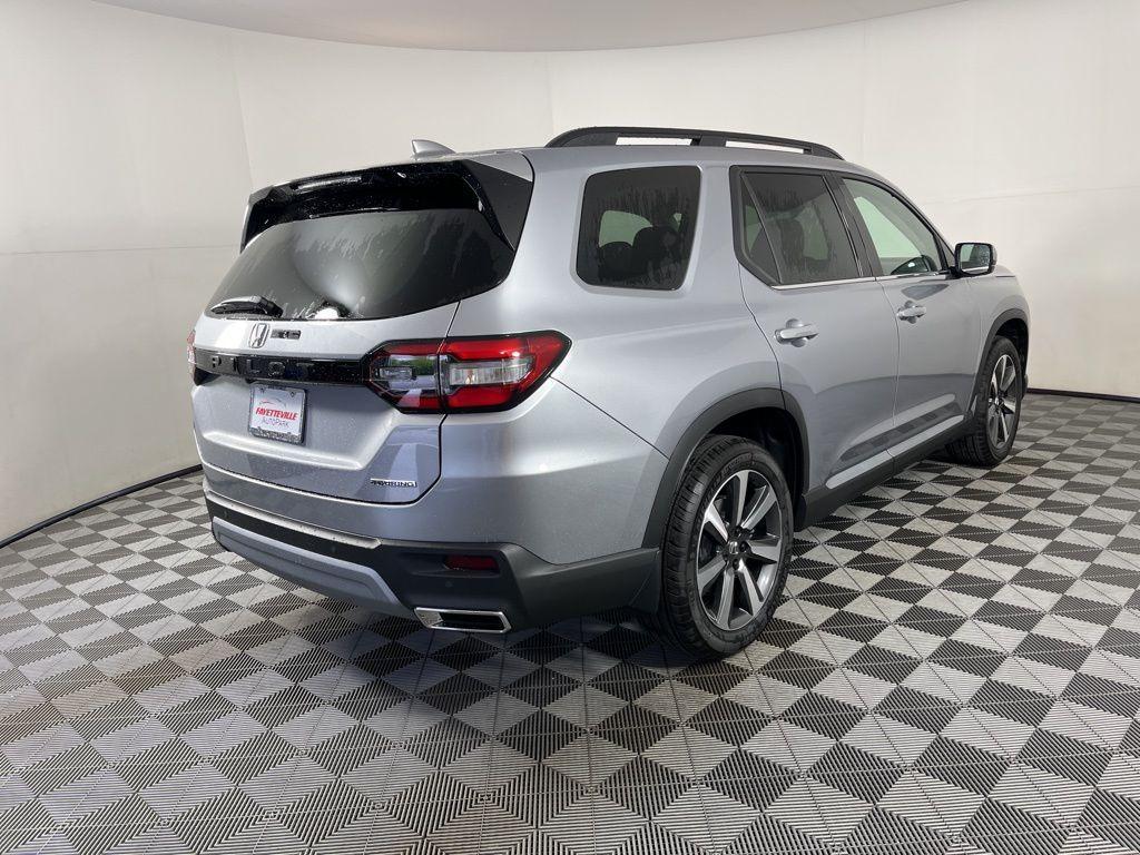 new 2025 Honda Pilot car, priced at $47,392