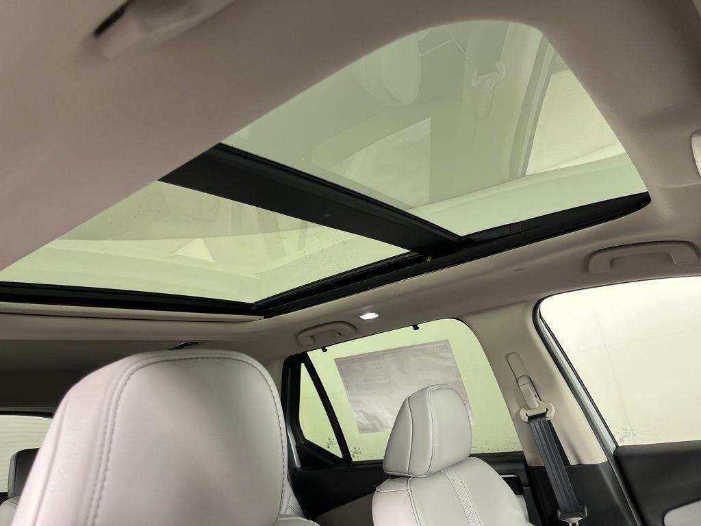 new 2025 Honda Pilot car, priced at $47,392
