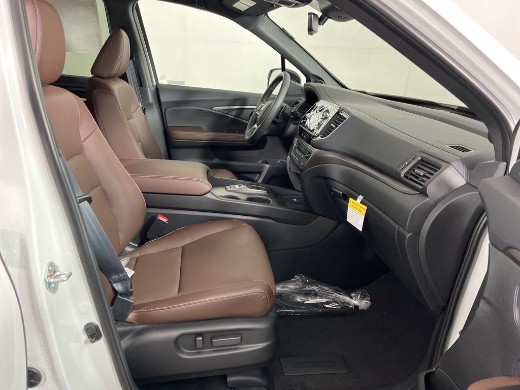 new 2025 Honda Ridgeline car, priced at $45,103