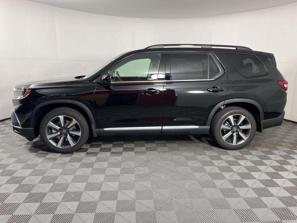 new 2025 Honda Pilot car, priced at $54,757