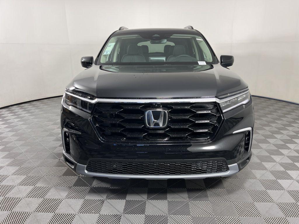 new 2025 Honda Pilot car, priced at $54,757