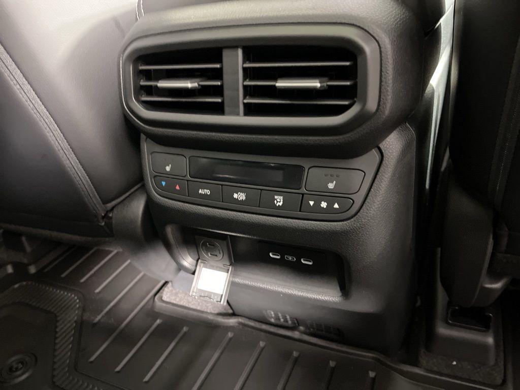 new 2025 Honda Pilot car, priced at $54,757