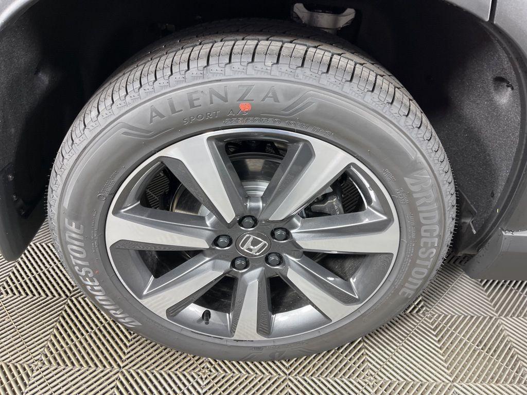 new 2025 Honda Pilot car, priced at $54,757