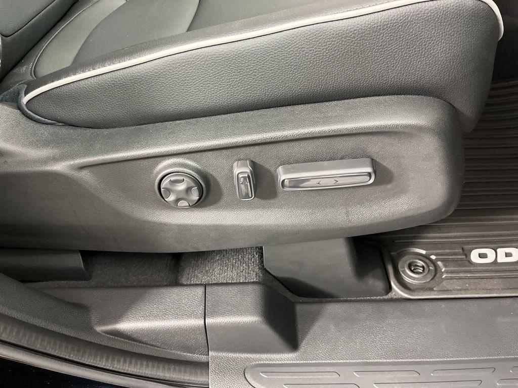 new 2026 Honda Odyssey car, priced at $48,990