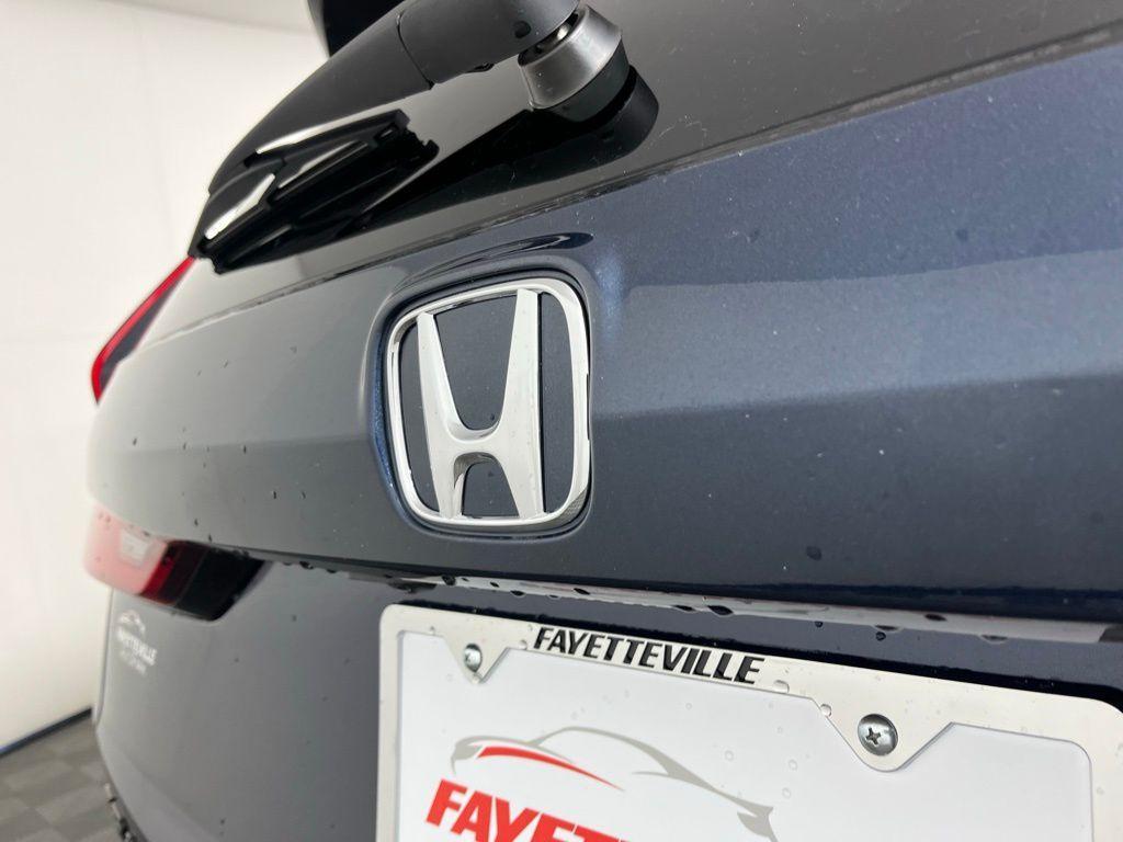 new 2026 Honda CR-V Hybrid car, priced at $40,175