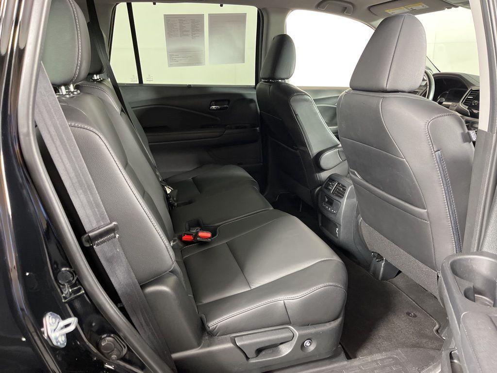 used 2022 Honda Pilot car, priced at $33,379