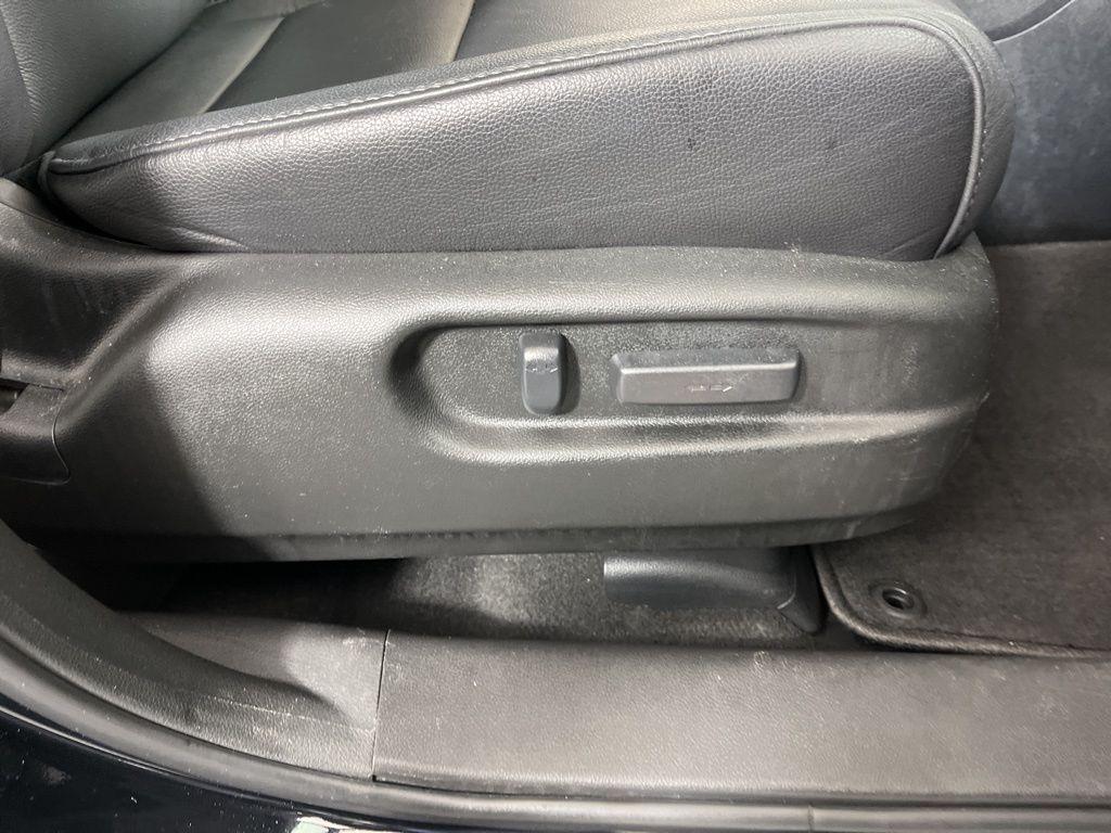 used 2022 Honda Pilot car, priced at $33,379