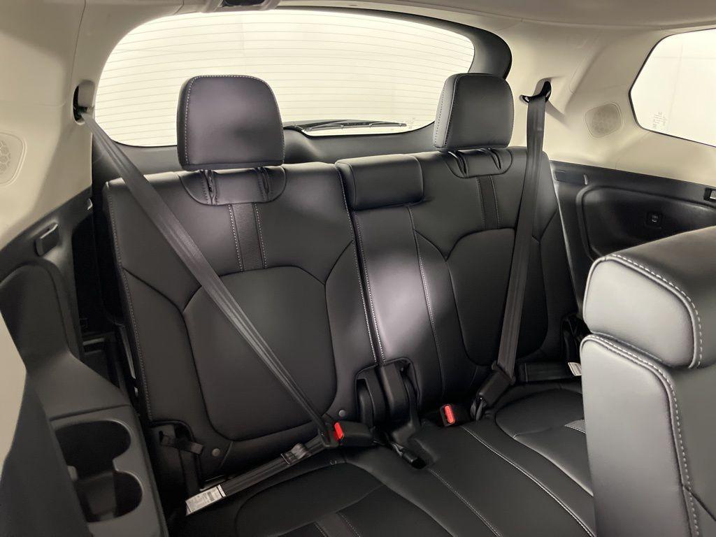 new 2025 Honda Pilot car, priced at $50,895