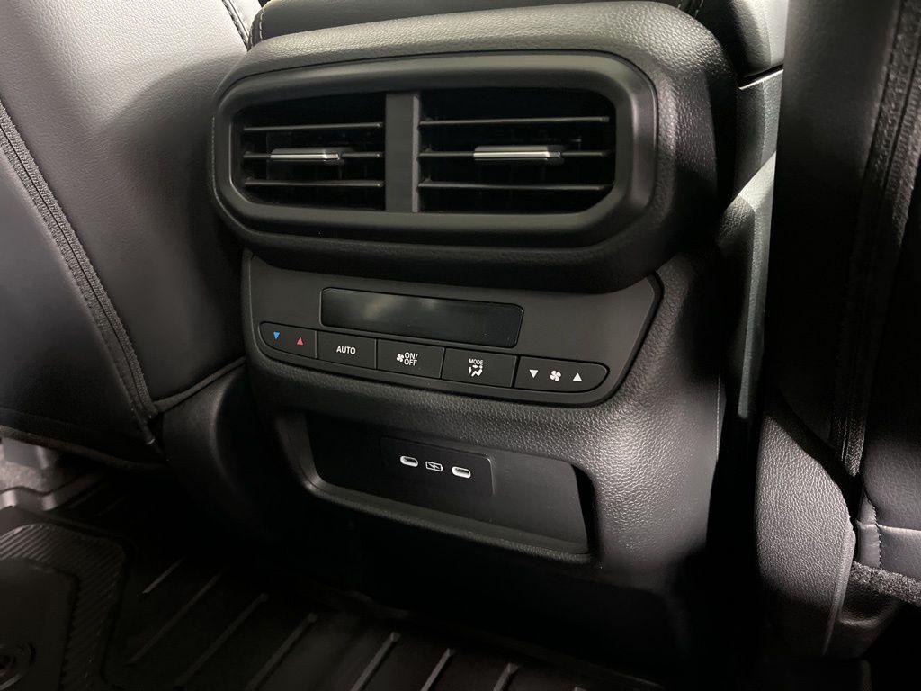 new 2025 Honda Pilot car, priced at $50,895